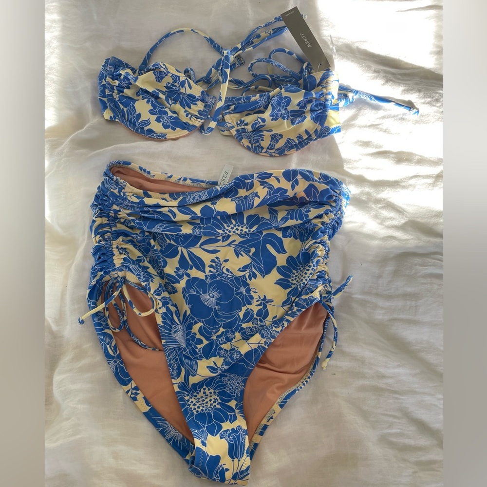 NWT Ruched high rise bikini bottom with side ties and underwire top blue floral